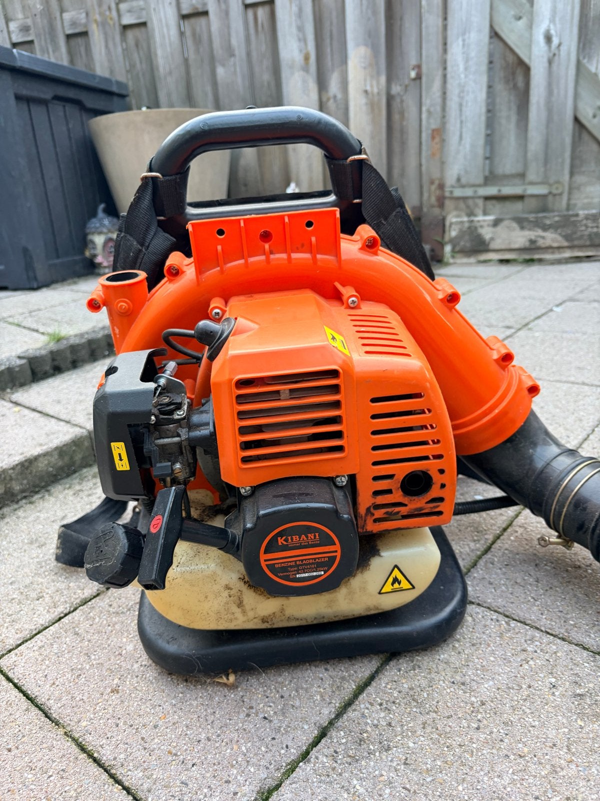 Kibani Benzine Bladblazer GTV4101 - Ruggedragen met Aspen 2, Tuin en Terras, Bladblazers, Ophalen, Gebruikt, Benzine, Ruggedragen