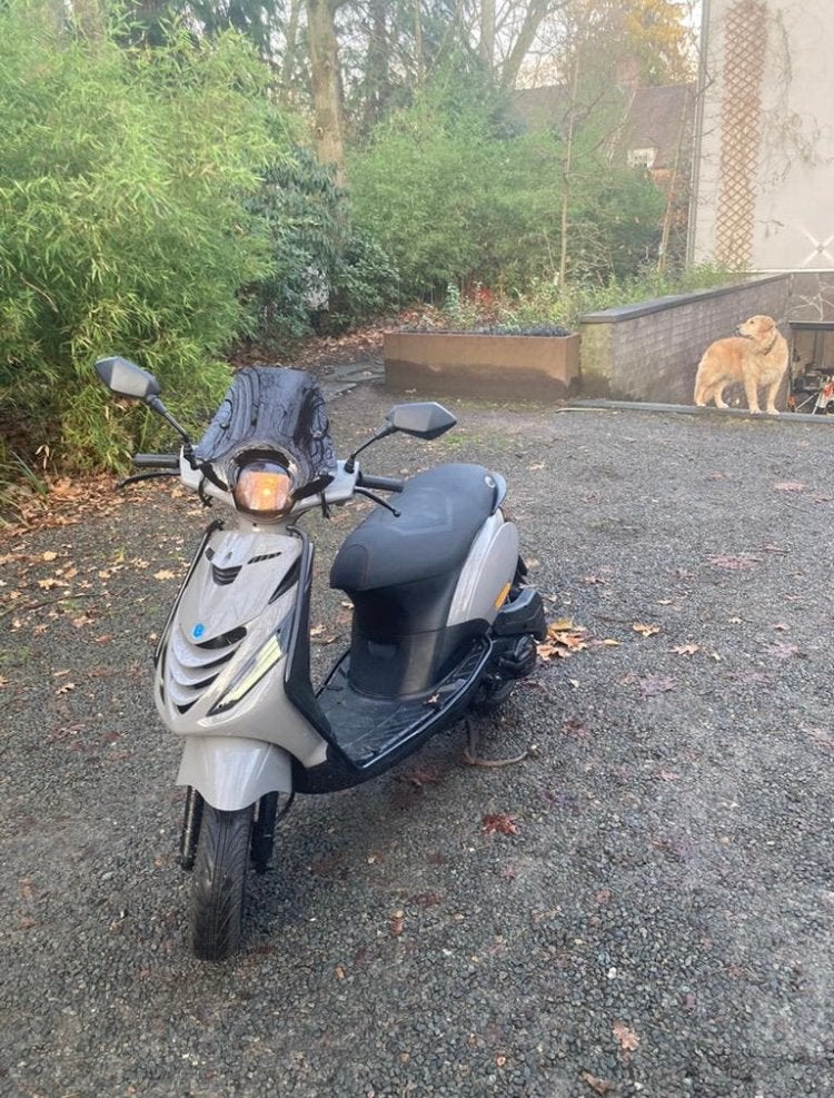 Piaggio Zip SP 50cc 4T 2010 | 8.000 km | Project, Fietsen en Brommers, Scooters | Piaggio, Ophalen, Zo goed als nieuw, Benzine