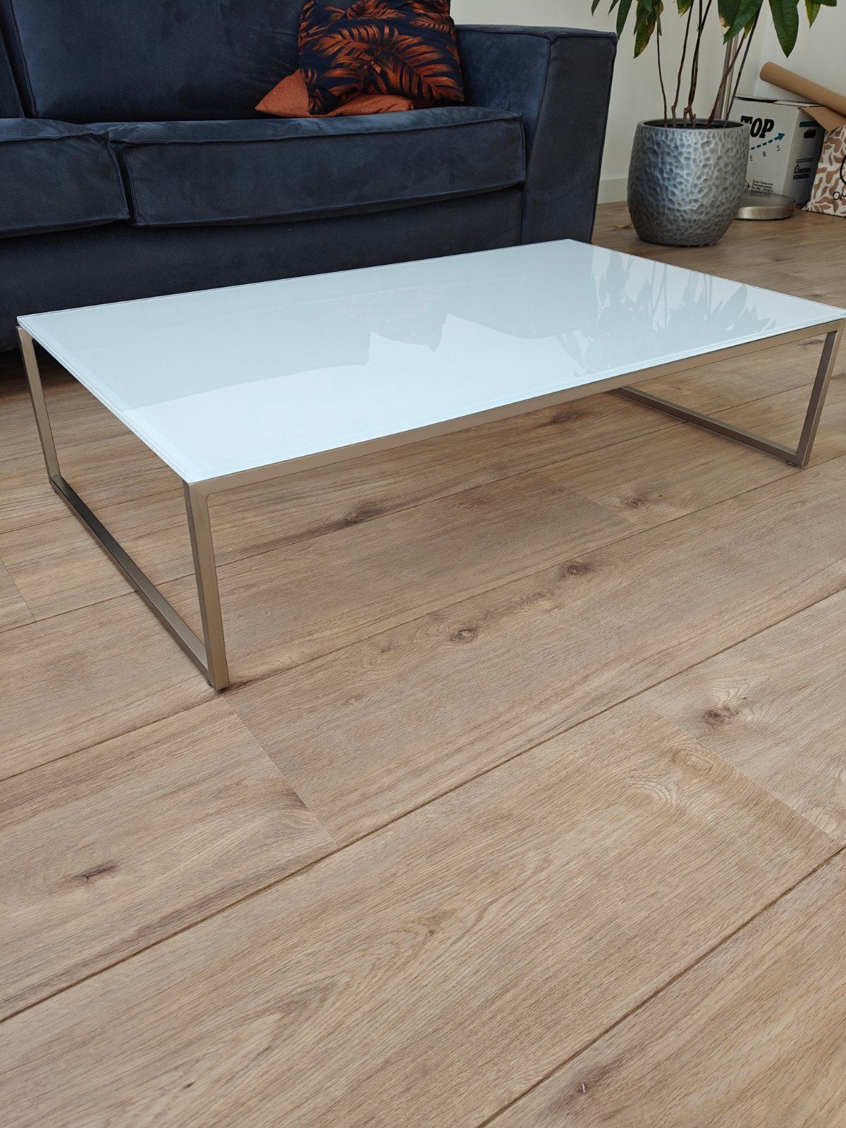 Salontafel met melkglas blad en RVS onderstel, Huis en Inrichting, Tafels | Salontafels, Ophalen, 100 tot 150 cm, 50 tot 100 cm