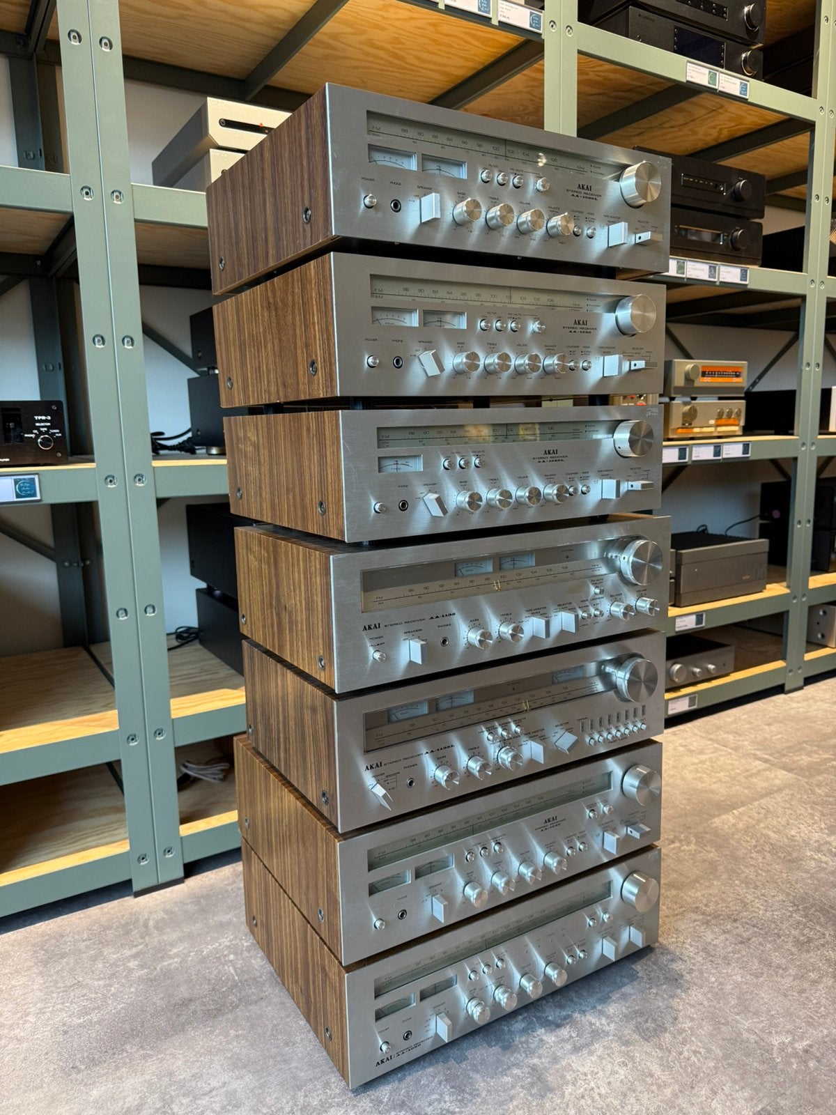 Akai receivers, los of in 1 koop, allemaal goed en mooi!, Contact@vintageaudiobreda.nl, Zo goed als nieuw, Bosschendijk 193b, Oudenbosch