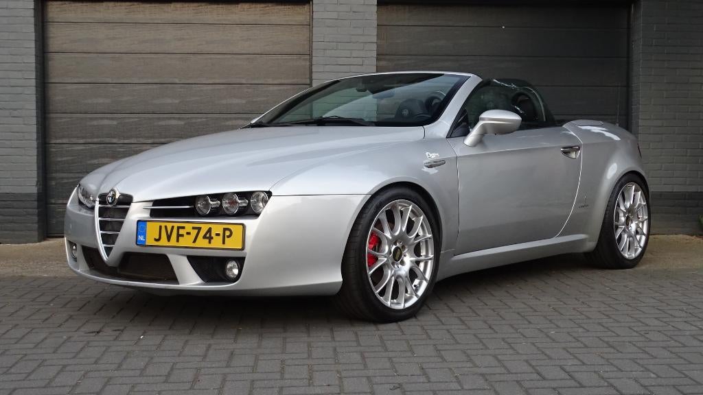 Alfa Romeo Spider 2.2JTS Exclusive, Leer, Airco, BTW auto, Zwart, 4 cilinders, Cabriolet, Spider
