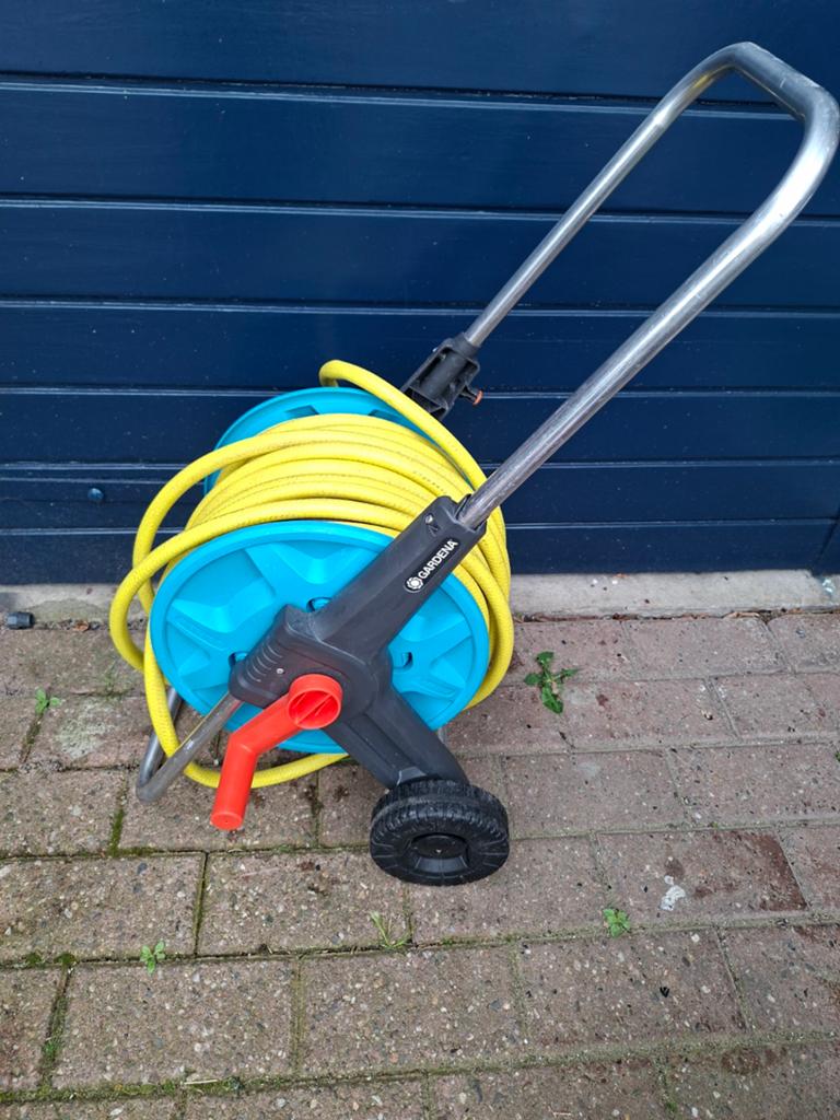 Gardena tuinslang met haspel, ca. 20 meter, Ophalen of Verzenden, Zo goed als nieuw, Tuinslanghaspel