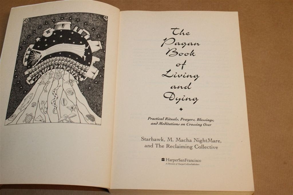 The Pagan Book of Living and Dying — Starhawk, Rituelen, Ophalen of Verzenden, Gelezen, Overige onderwerpen, Achtergrond en Informatie
