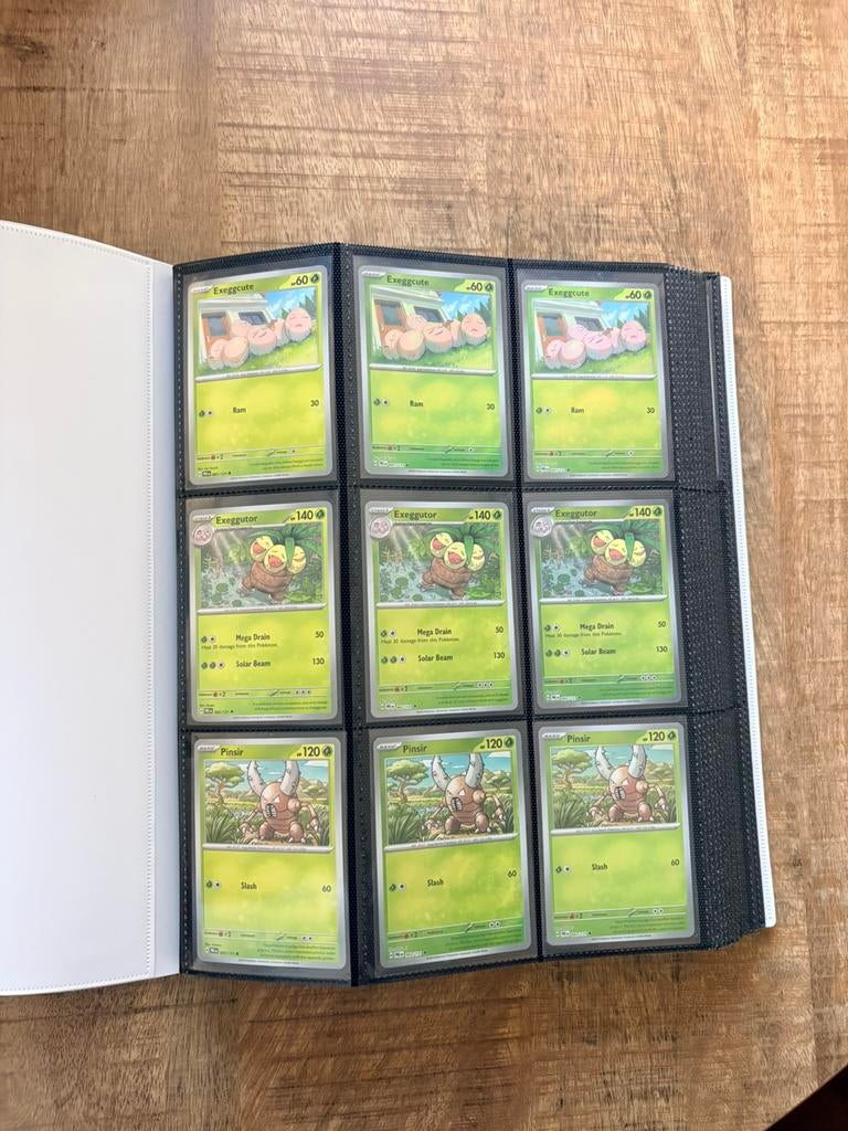 Pokemon prismatic evolutions complete base set incl pokeball, Ophalen of Verzenden, Gebruikt, Meerdere kaarten
