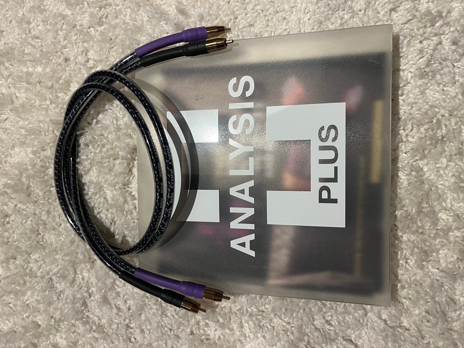 Foto 3 van Analysis Plus Solo Crystal Oval RCA Interconnect - 2x 1m