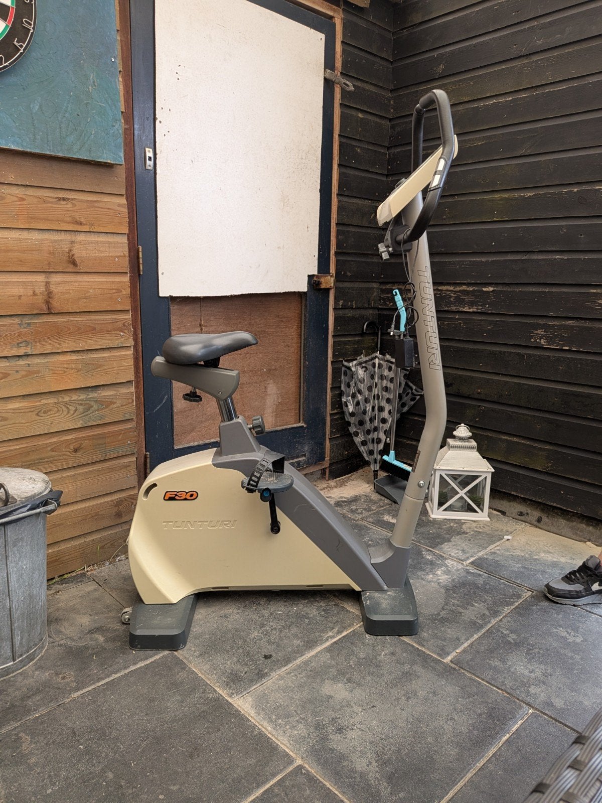 Tunturi F30 Hometrainer, Sport en Fitness, Ophalen, Gebruikt, Metaal, Benen