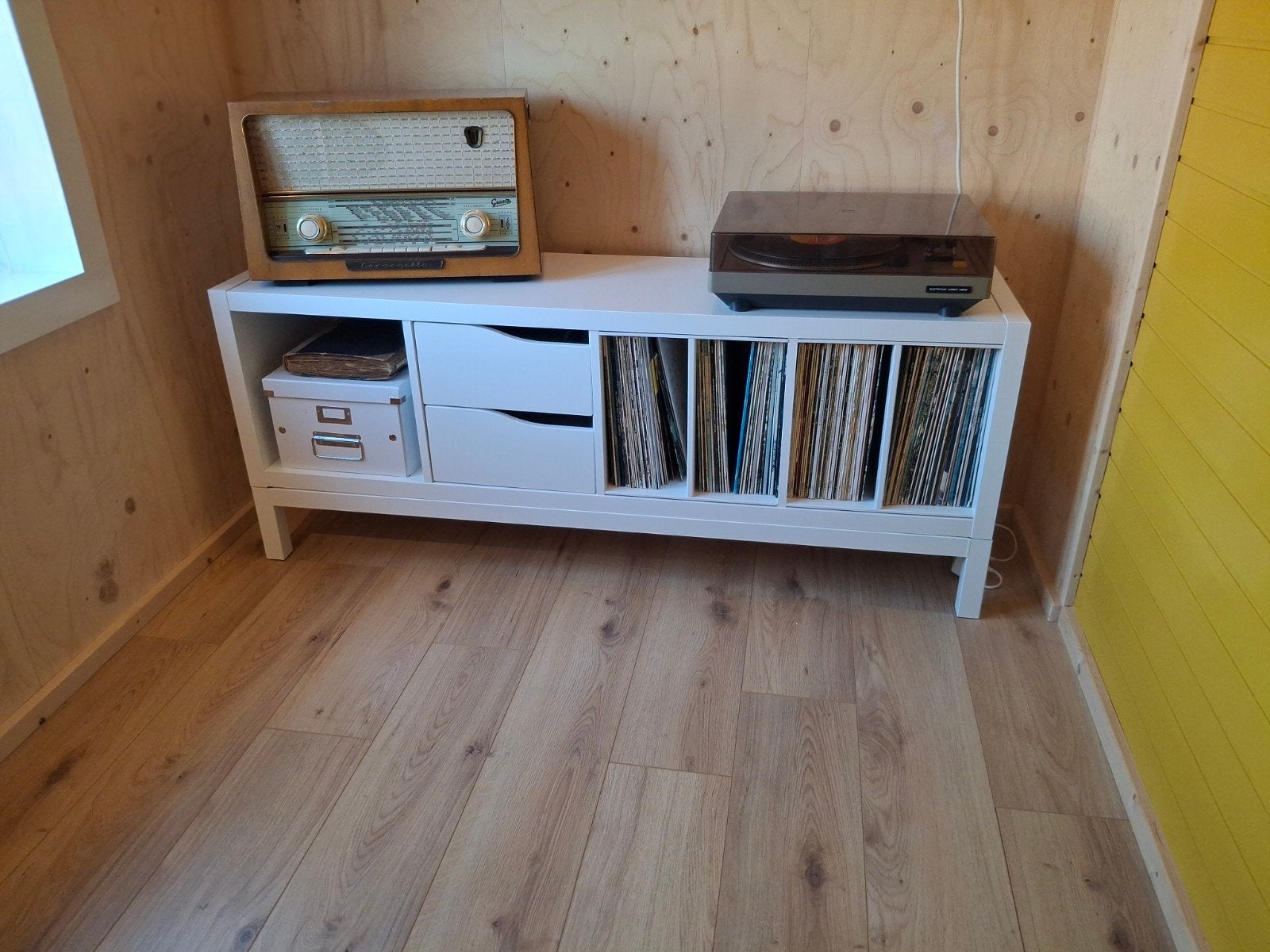 Ikea kallax 4 vakken + onderstel, Ophalen, 50 tot 100 cm, Zo goed als nieuw, Minder dan 100 cm