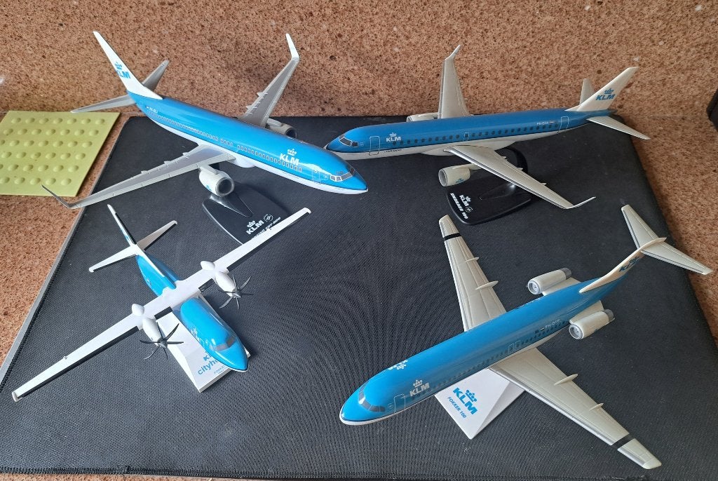Div. KLM  Schaal 1: 100, Verzamelen, Ophalen of Verzenden, Zo goed als nieuw, Schaalmodel