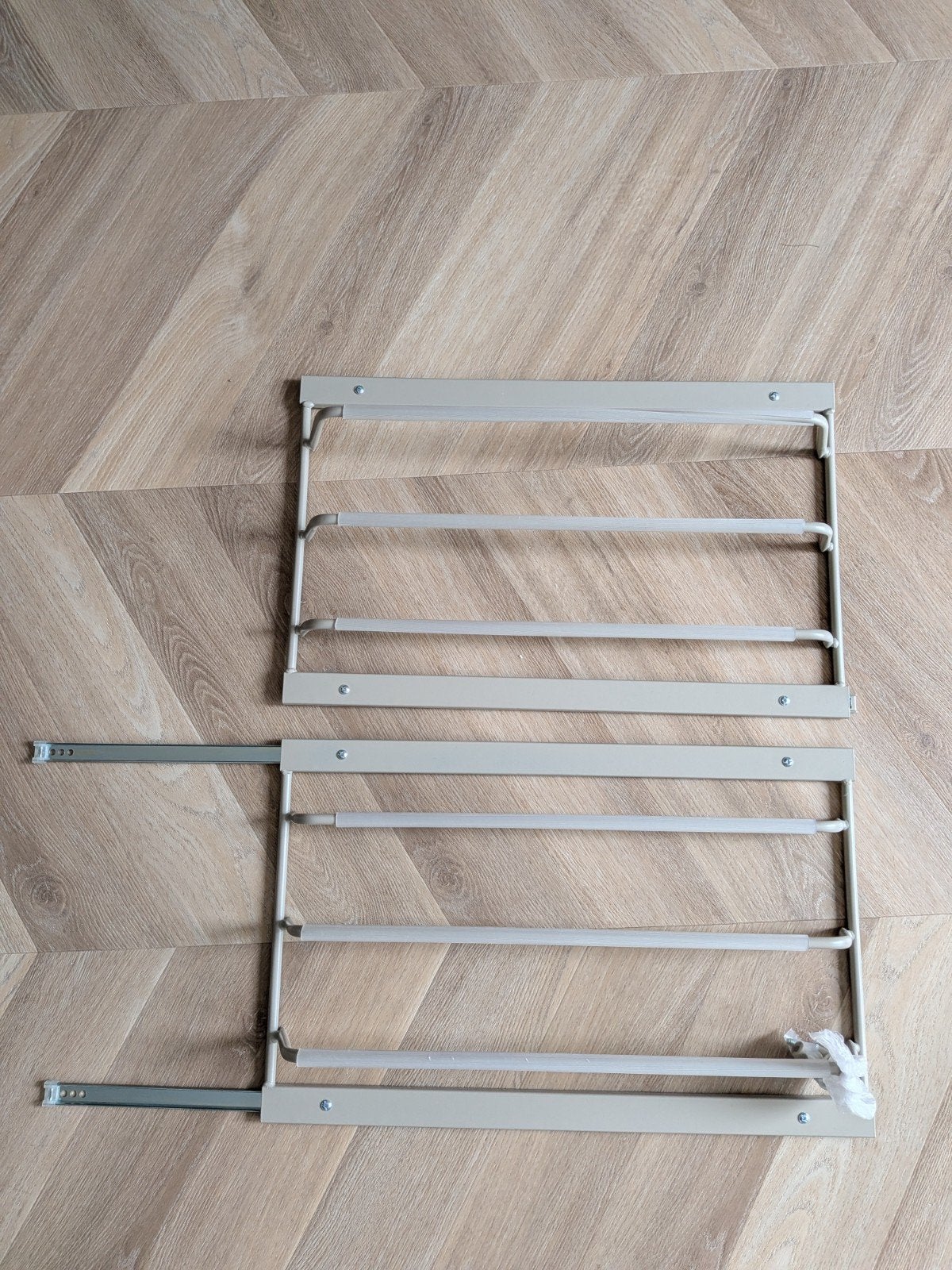 2 IKEA KOMPLEMENT uittrekbare broekhangers, Ophalen, Zo goed als nieuw
