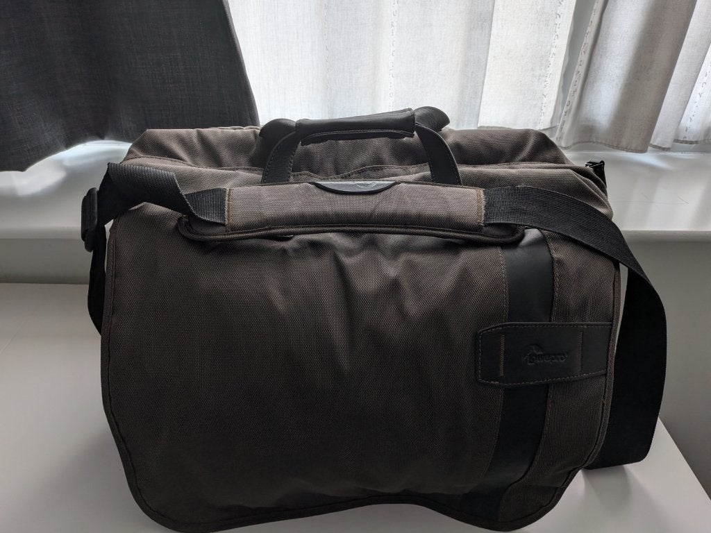 Camera tas Lowepro 250 AW, Audio, Tv en Foto, Overige kleuren, Ophalen of Verzenden, Schoudertas, Opbergvakken