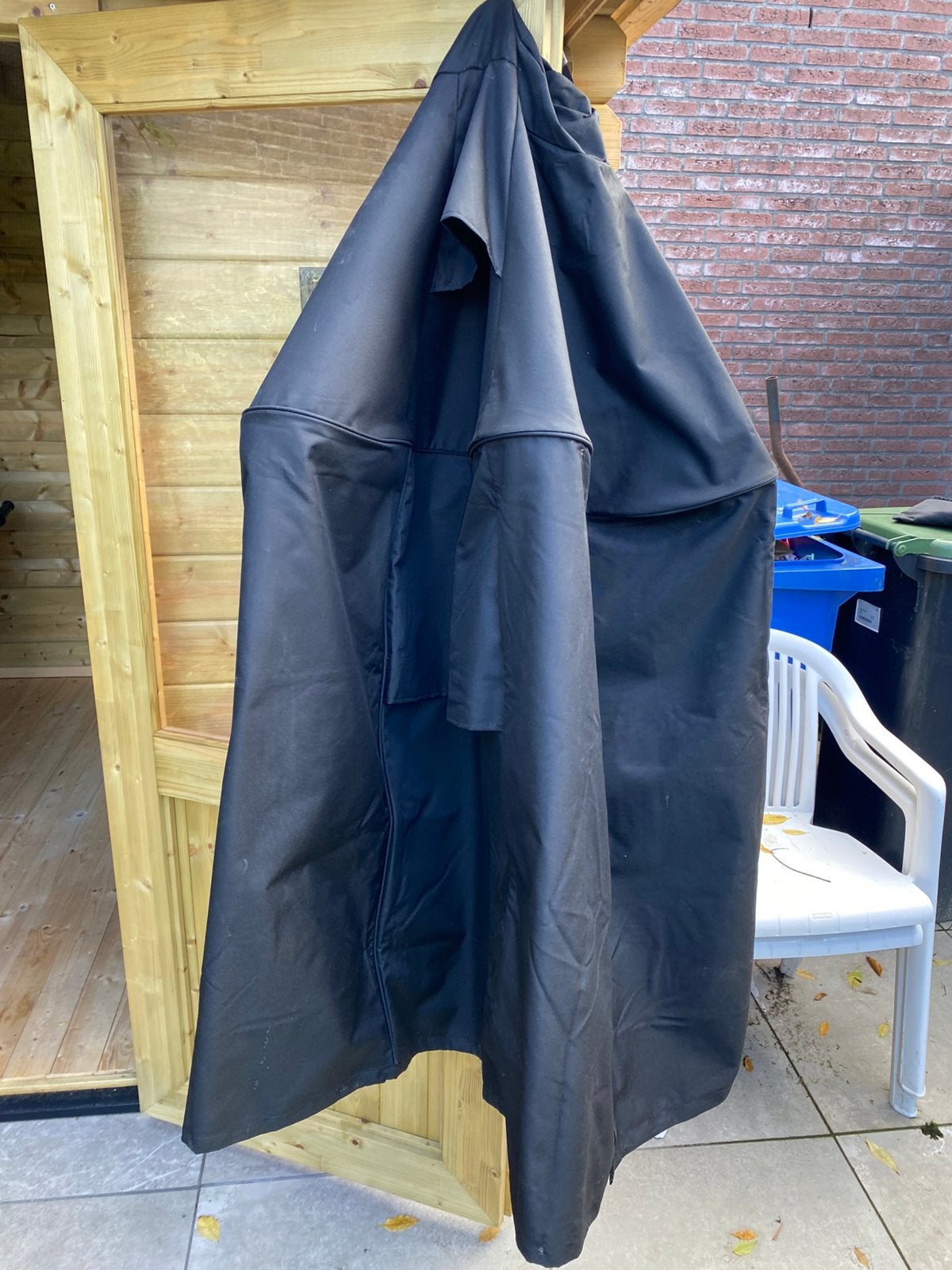 Inferno kamado regenhoes gebruikt voor monolith one, Ophalen of Verzenden, Zo goed als nieuw