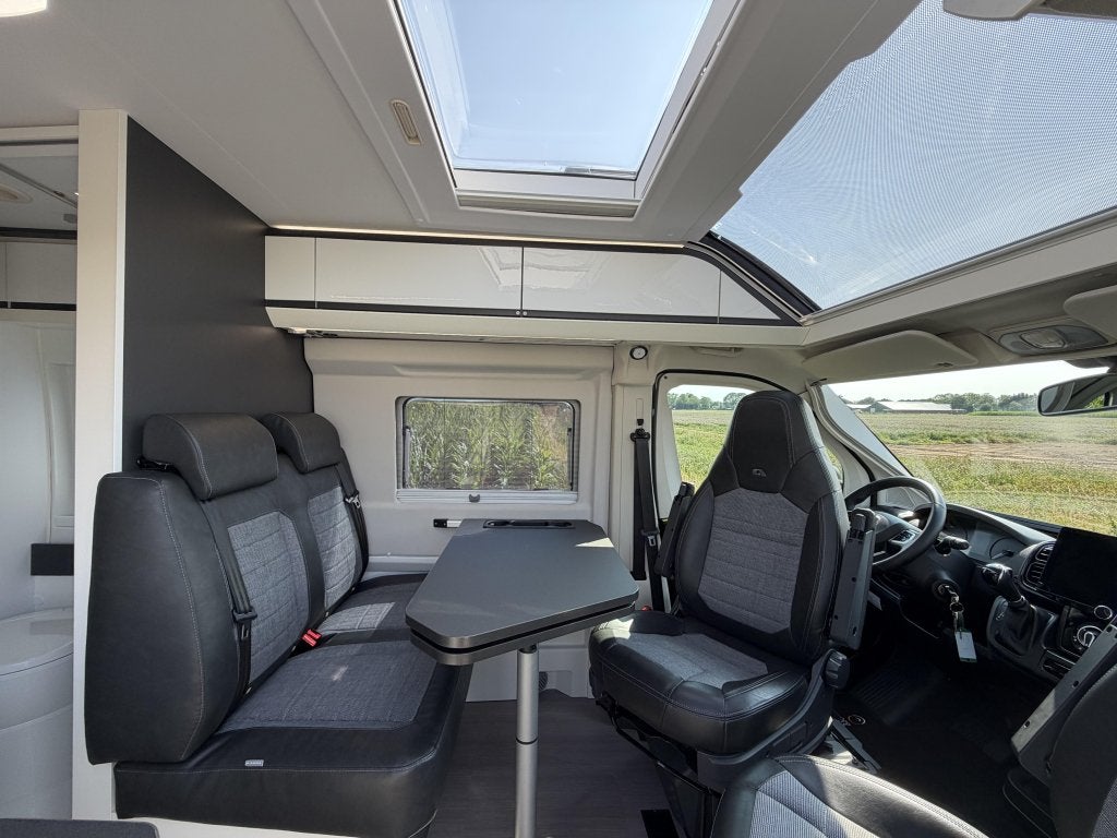 Adria Twin Supreme 640 SGX, Webasto, Heossafe, Trekhaak,, Automaat, Buscamper of Camperbus, Startonderbreker, Fiat