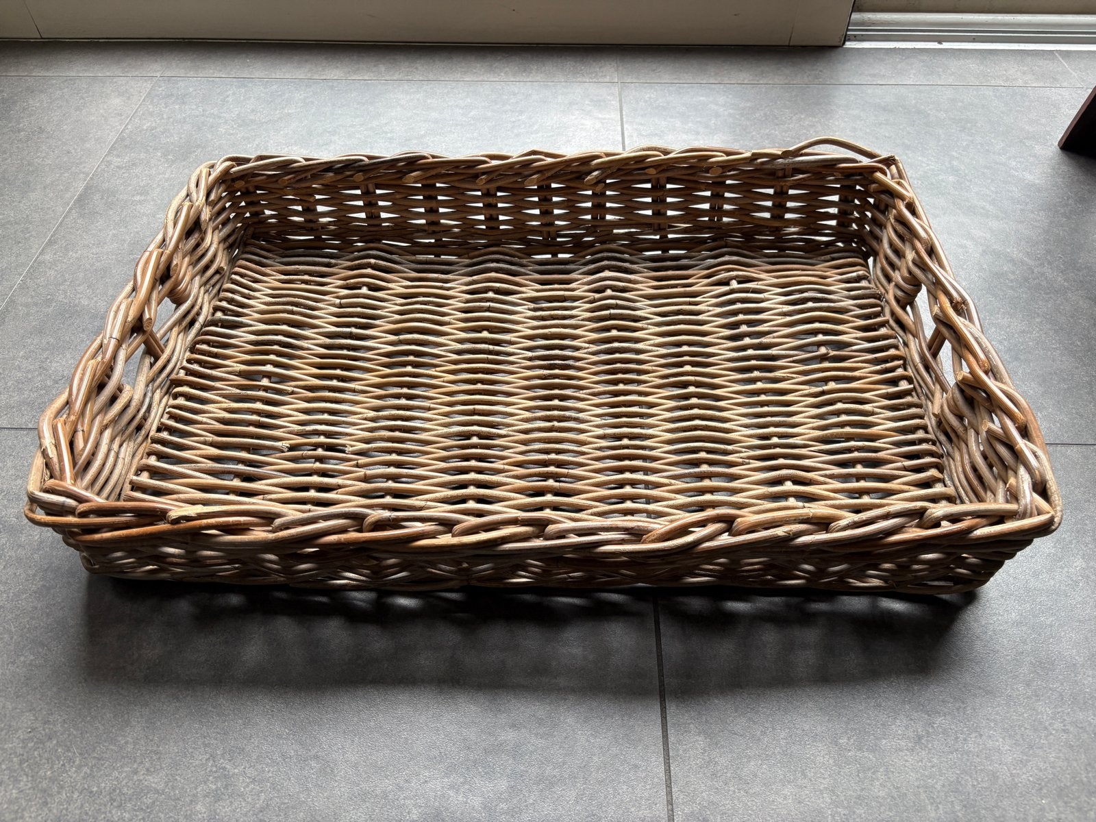 Grote rieten mand / schaal - rechthoekig 66 x 44 x 11 cm, Ophalen, Gebruikt, Mand, Riet