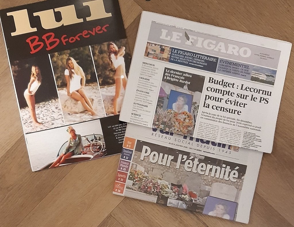 Brigitte Bardot kranten en poster Lui B&B Forever, Ophalen, 1980 tot heden, Buitenland, Krant