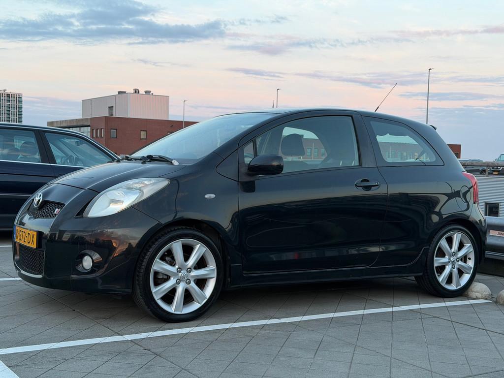 Toyota Yaris 1.8 VVTi TS Airco Sportief Auto Goed Onderhoude, Auto's, Toyota, Voorwielaandrijving, Gebruikt, 4 cilinders, Elektrische ramen