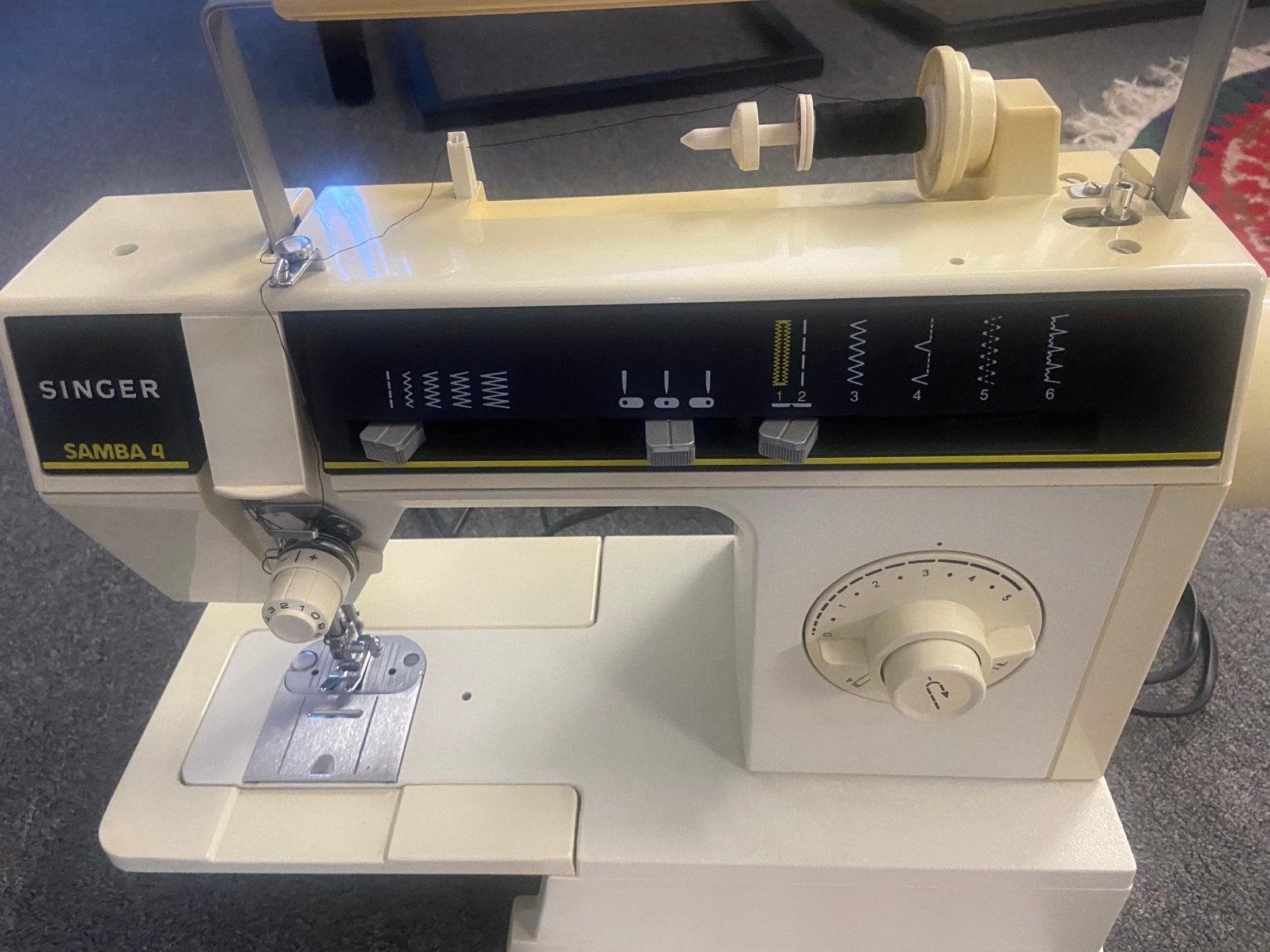Naaimachine, Hobby en Vrije tijd, Naaimachines en Toebehoren, Ophalen of Verzenden, Zo goed als nieuw, Naaimachine, Overige merken