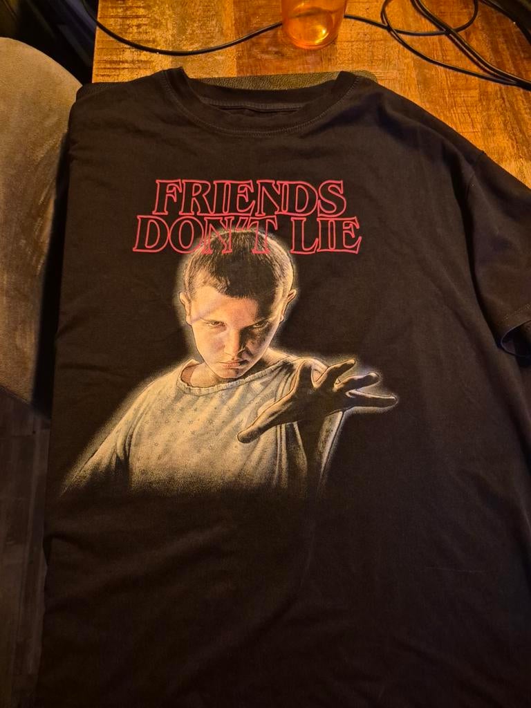 Stranger Things T-shirt Pull&Bear Maat M, Zwart, Nieuw, Ophalen of Verzenden, Pull&Bear