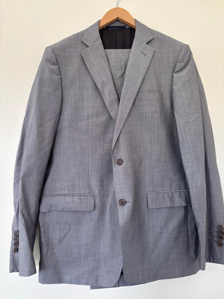 Burberry pak Licht grijs- Maat L - Zo goed als nieuw, Kleding | Heren, Kostuums en Colberts, Ophalen of Verzenden, Zo goed als nieuw