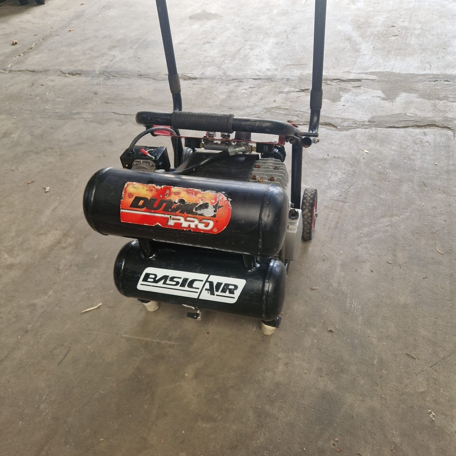 Dutack Pro Compressor, Ophalen, Gebruikt, 6 tot 10 bar, Minder dan 200 liter/min