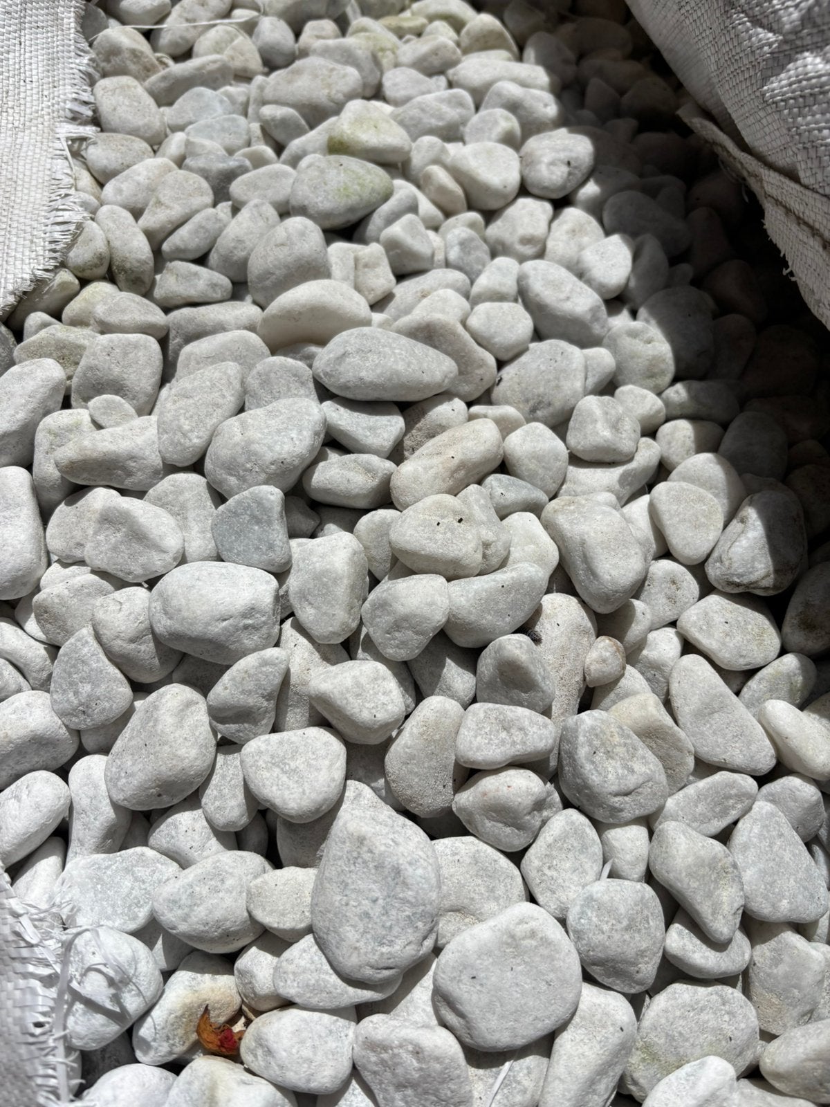 Witte kiezels stenen keien carrara, Tuin en Terras, Grind, Keien en Split, Ophalen, Zo goed als nieuw