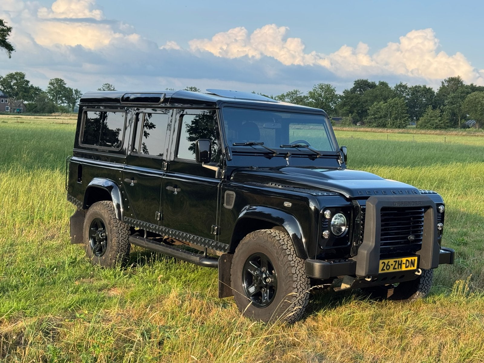 Land Rover Defender 2.4 D Stw. 110 2008 Zwart, Zwart, 4 cilinders, 241 €/maand, Origineel Nederlands