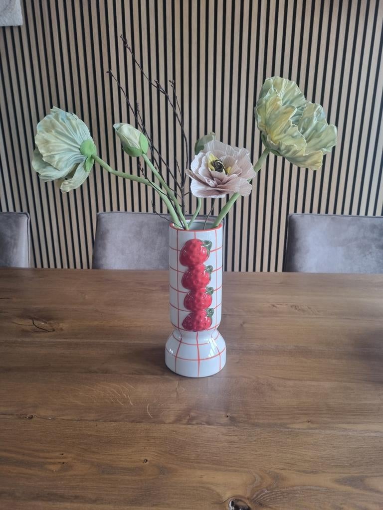 Nieuwe aardbei vaas inclusief bloemen!! €10, Overige kleuren, Nieuw, Ophalen of Verzenden, Glas