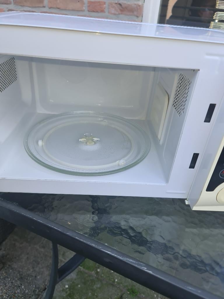 Magnetron, Witgoed en Apparatuur, Magnetrons, Ophalen, Zo goed als nieuw, Vrijstaand, Magnetron