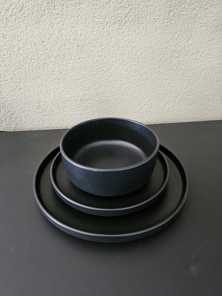 Zwart aardewerk servies voor 12 personen - van Action - Azur, Ophalen, Overige merken, Nieuw, Overige stijlen