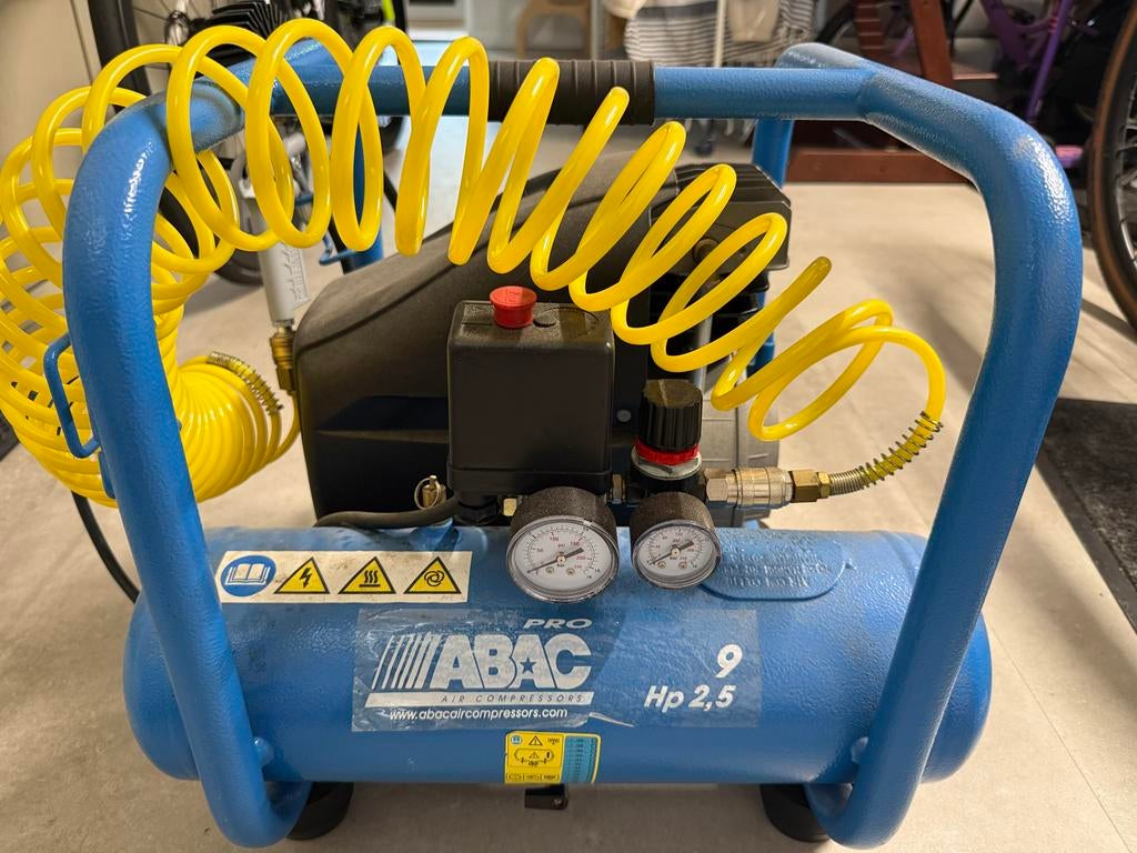 ABAC Compressor 2.5 PK, 270 l/min, 10 bar, Ophalen, 6 tot 10 bar, Zo goed als nieuw, 200 tot 400 liter/min