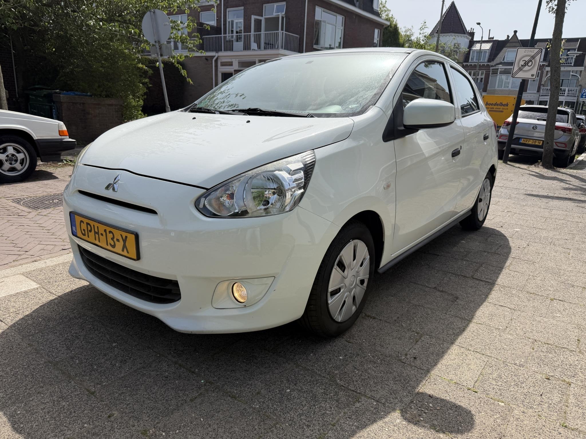 Foto 6 van Mitsubishi Space Star 1.0 Inform