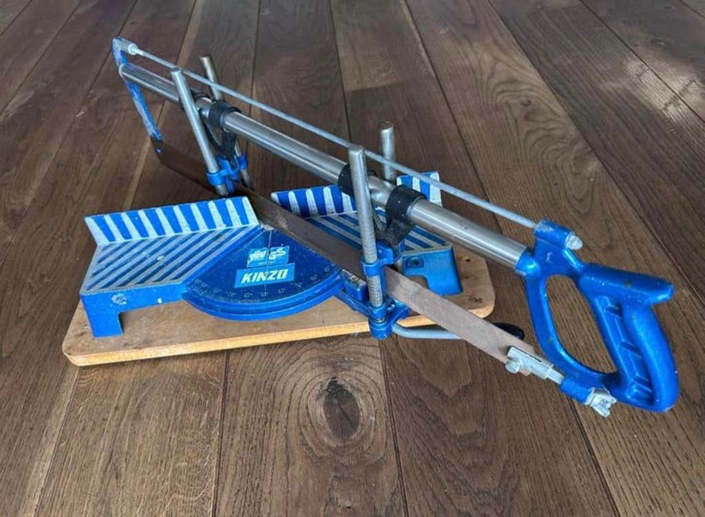 Kinzo verstekzaag - Handzaag voor precieze hoeken, Gebruikt, Kinzo, Ophalen of Verzenden, Afkortzaag