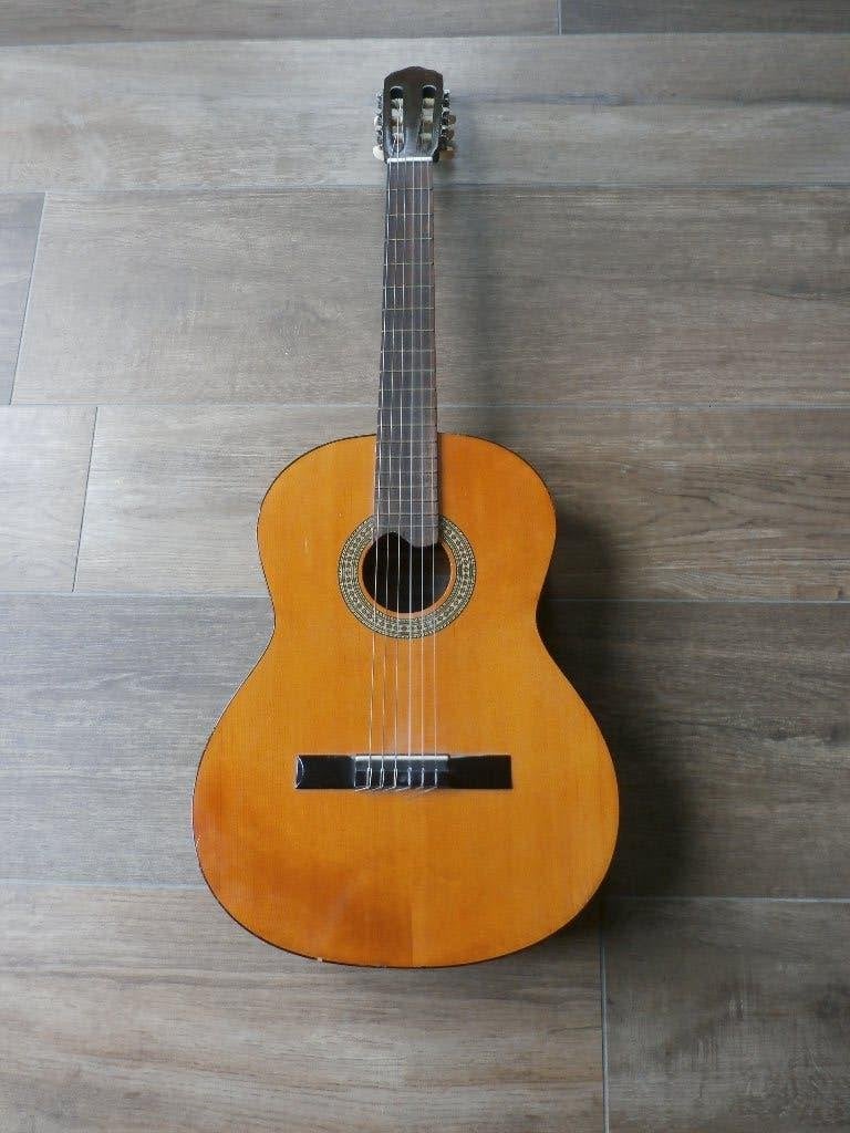 Iwama IC500 akoestische gitaar incl. standaard en tas, Ophalen, Zo goed als nieuw, Klassieke of Spaanse gitaar