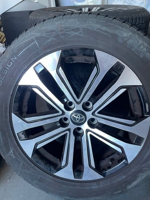 Winterbanden Toyota Rav4 (2019-2025) op originele velgen., Ophalen, 18 inch, Gebruikt, Winterbanden