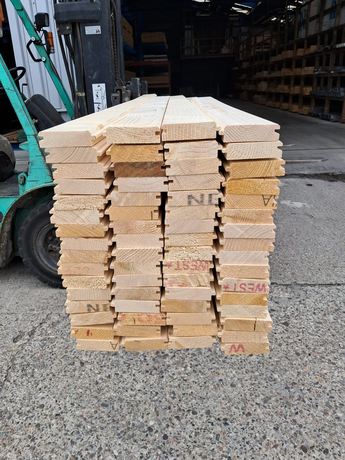 Partij vuren puntschroten 2,5× 8,5 glad, Tuin en Terras, Ophalen, Zo goed als nieuw, 250 cm of meer, Planken