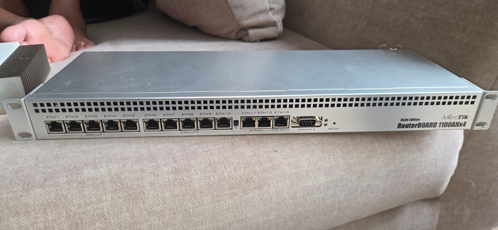 MikroTik RouterBOARD 1100AHx4 Dude Edition Router, Ophalen of Verzenden, Gebruikt, Router, MikroTik