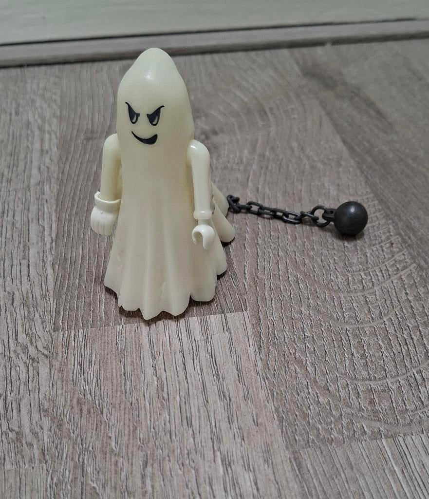 Playmobil Lichtgevende Geest met Ketting en Bal, Ophalen