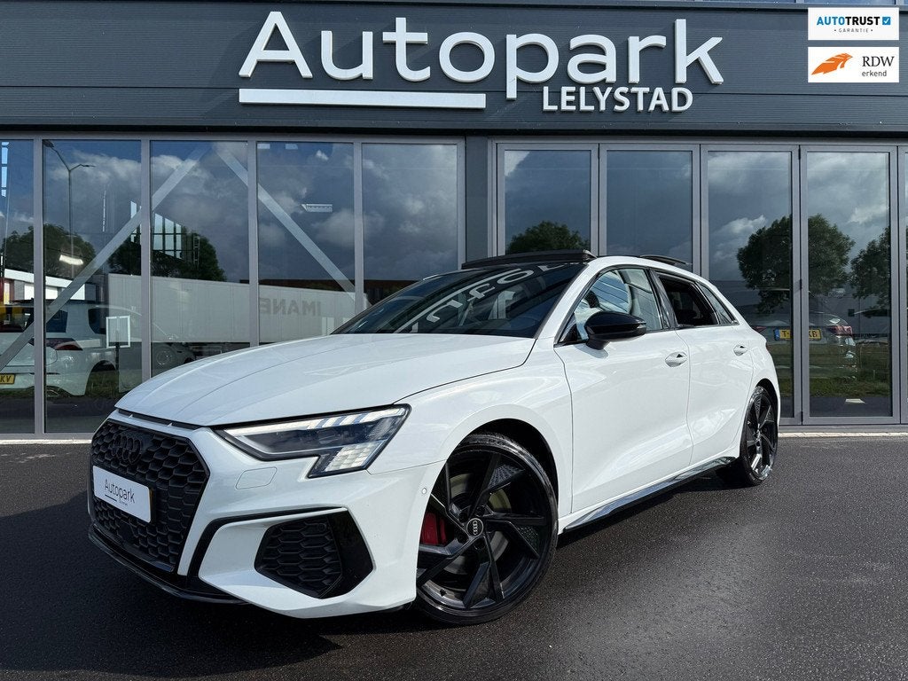 Audi A3 Sportback 2.0 TFSI S3 quattro Edition One PANO, Automaat, Gebruikt, 4 cilinders, 1984 cc