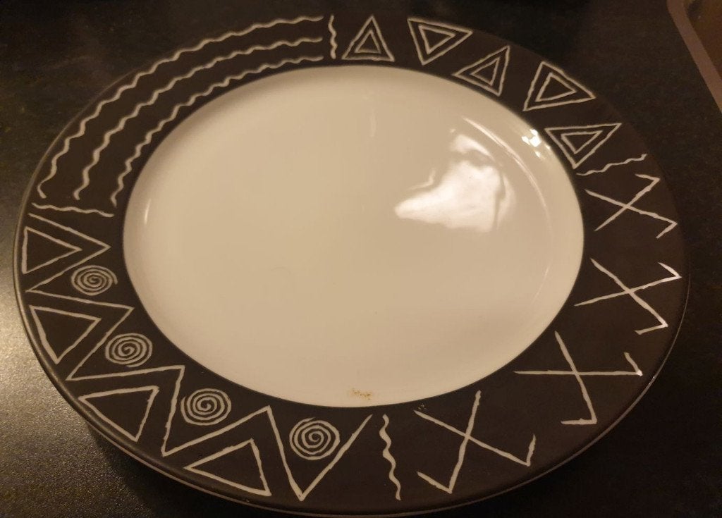 Servies set Monno bekers, kuipjes, bord; zwart-wit design, Ophalen, Gebruikt, Modern, Porselein