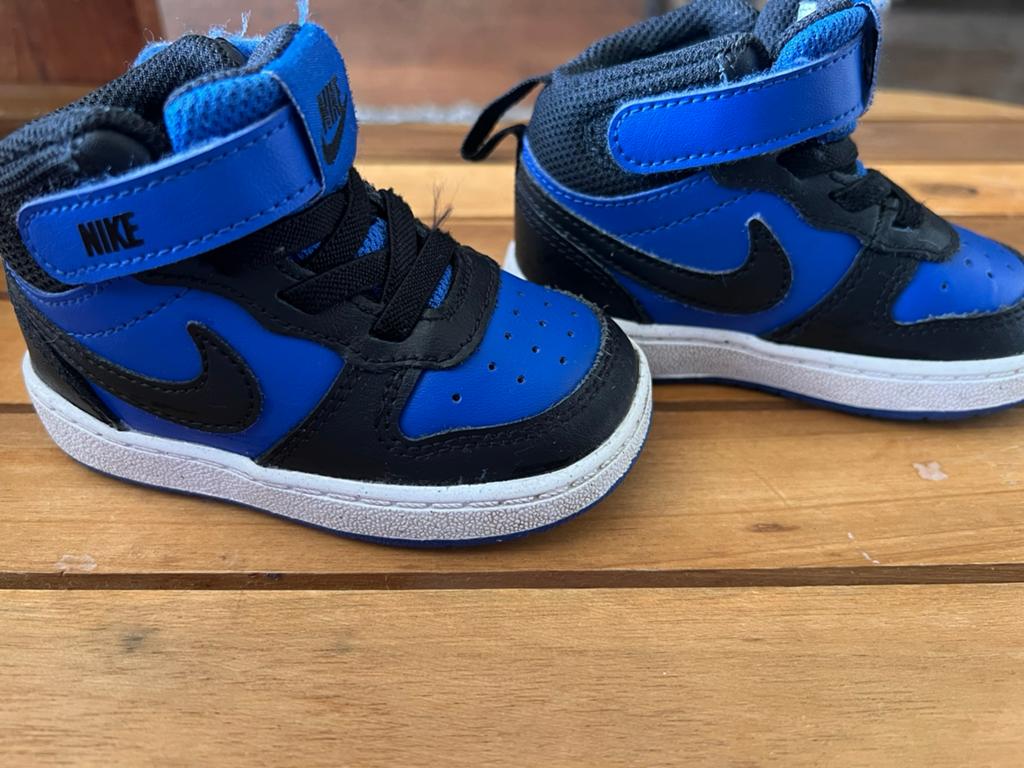 Nike maat 21, Kinderen en Baby's, Kinderkleding | Schoenen en Sokken, Ophalen, Zo goed als nieuw, Schoenen