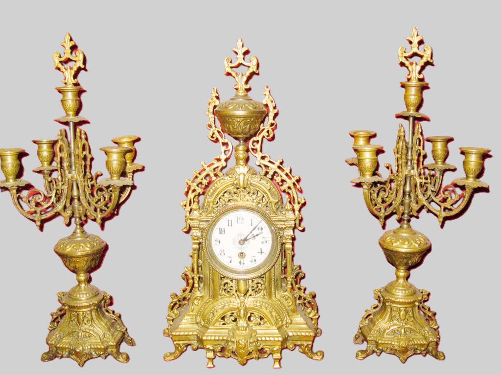 Vergulde pendule met ultrafijne glazen stolp '1850//1890., Ophalen