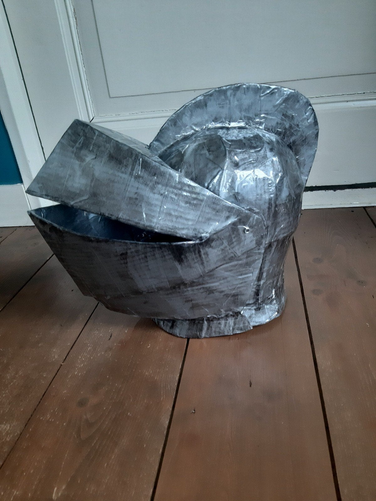 Handgemaakt ridderkostuum met o.a. beweegbare helm, Ophalen of Verzenden, Nieuw