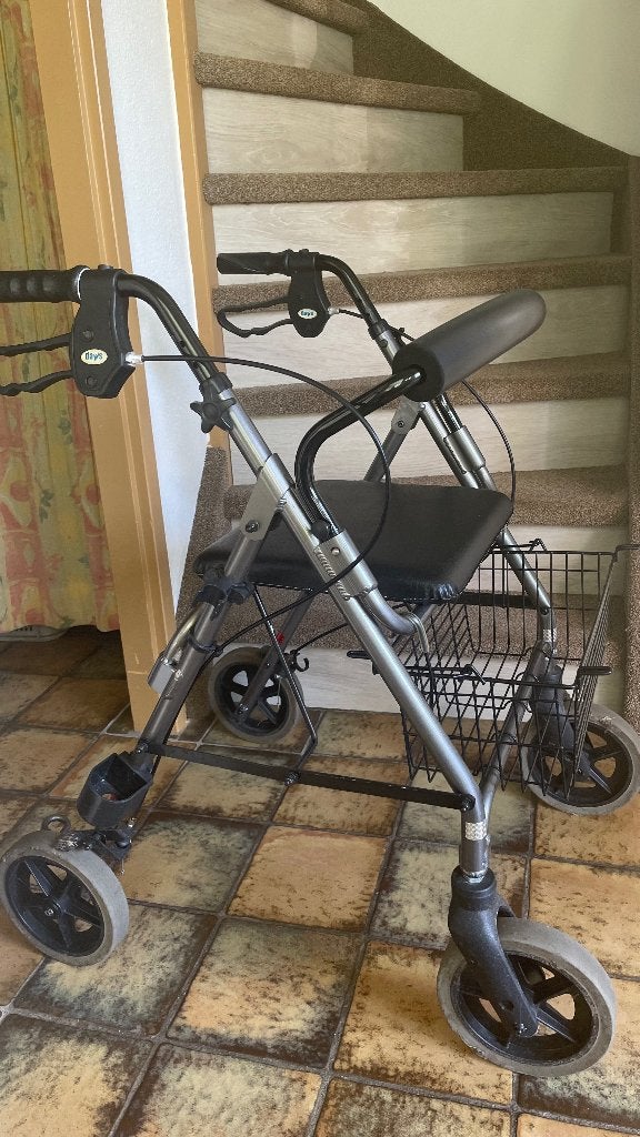 Te koop Gogo  lichtgewicht rollator rollator, Diversen, Ophalen, Lichtgewicht, Gebruikt