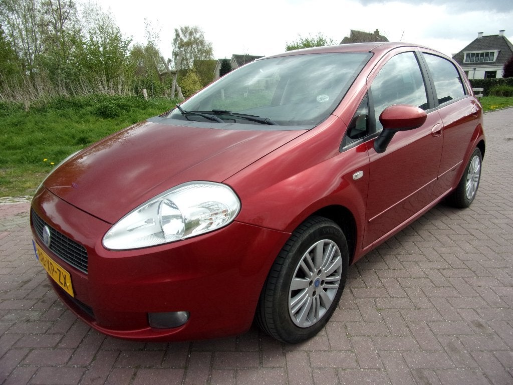 Fiat Punto 1.4 71200 km 14 mnd APK, Stof, 40 €/maand, 4 cilinders, 400 kg
