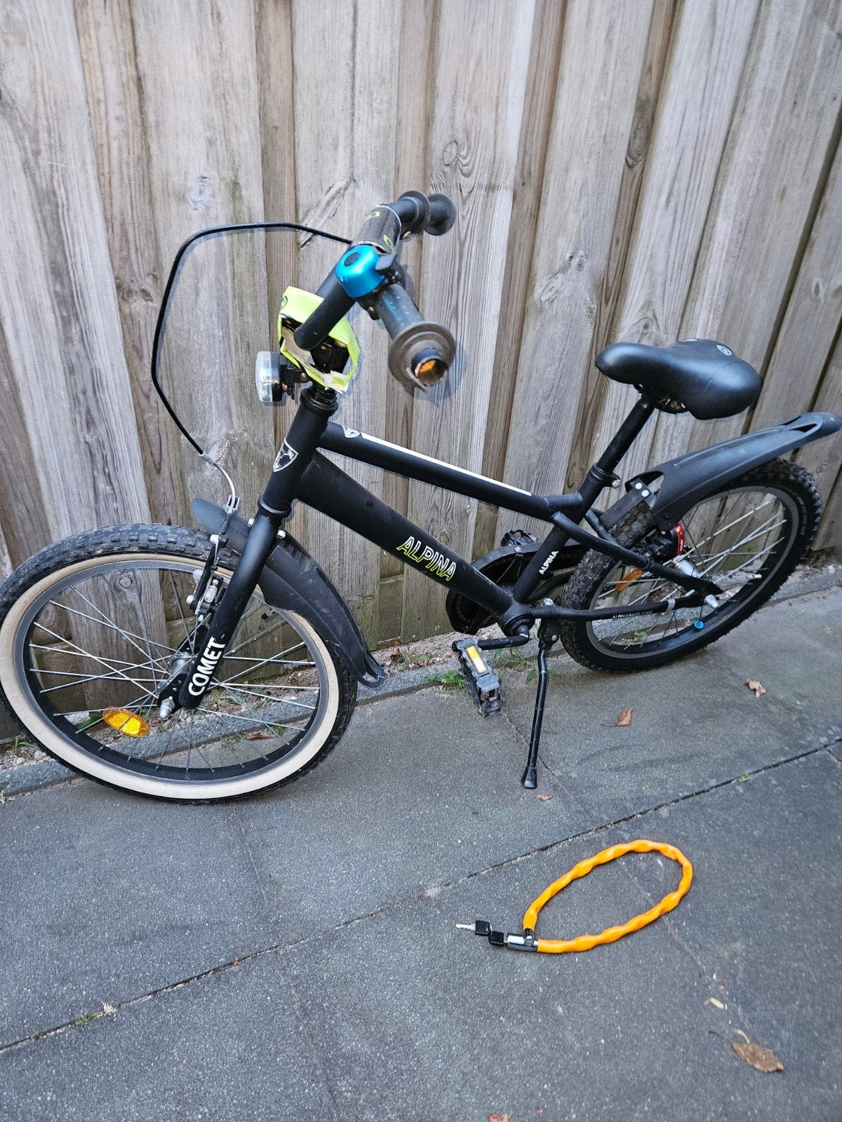 Alpina kinderfiets 20 inch - Zwart met witte banden, Ophalen, 20 inch of meer, Gebruikt, Velgrem