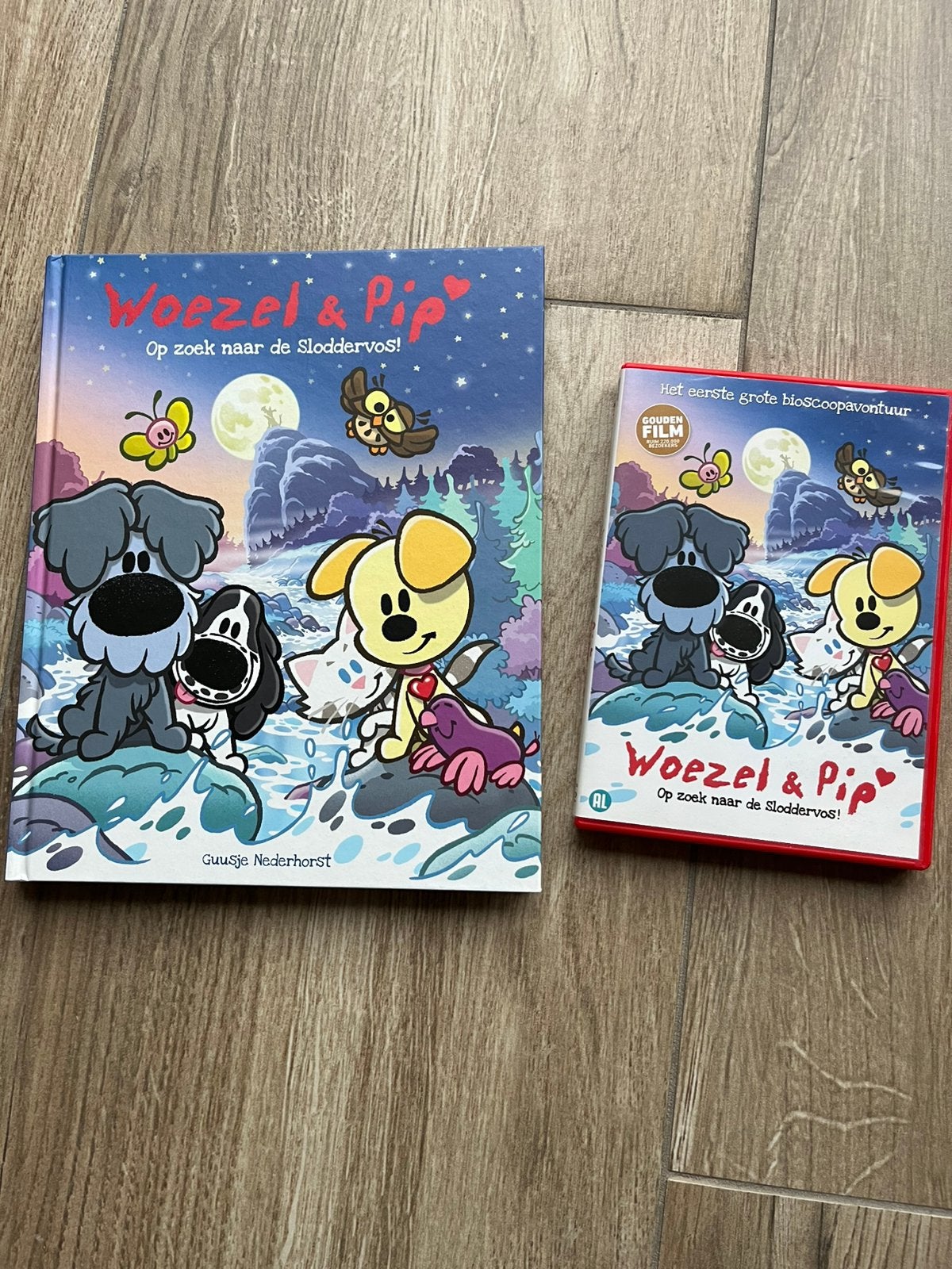 Woezel en Pip op zoek naar de sloddervos. Boek en dvd., Ophalen of Verzenden, Zo goed als nieuw, Fictie algemeen