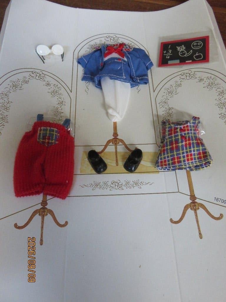BARBIE SHELLY KLEDING NIEUW OP KAART, Verzenden, Nieuw, Kleertjes