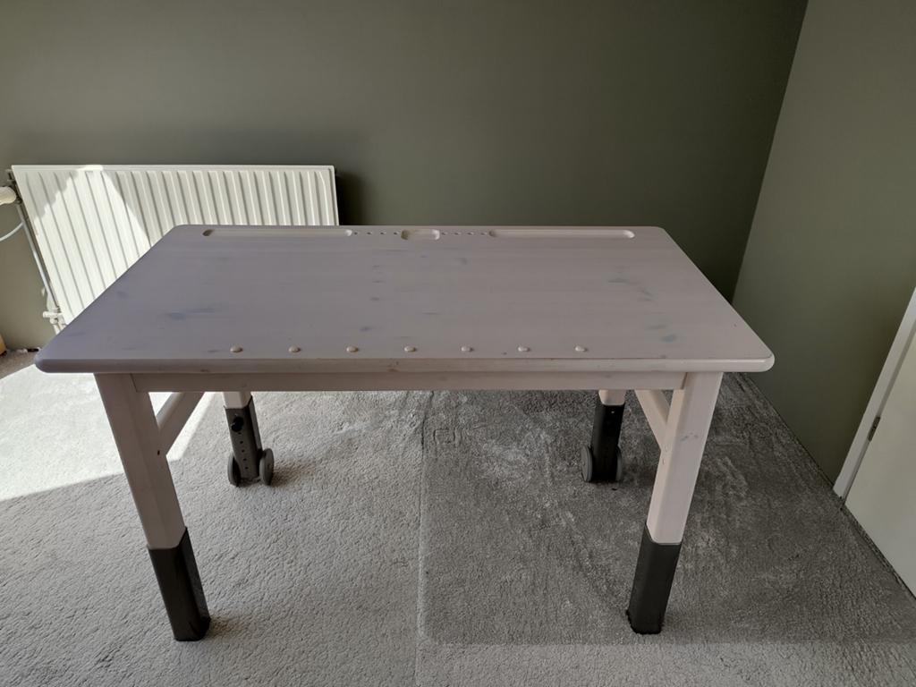 2x Flexa verstelbaar (kinder)bureau white wash + ladekastje, Ophalen, Gebruikt, Scandinavisch, Hout