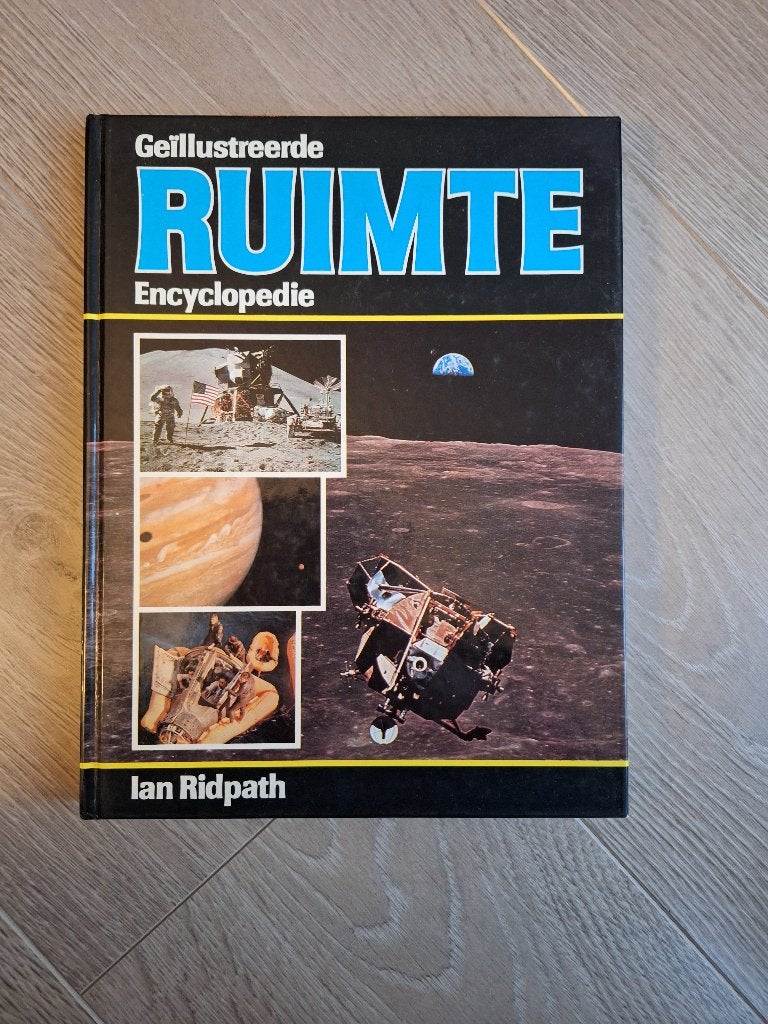 Boek: Ruimte encyclopedie, Ophalen of Verzenden, Gelezen, Overige onderwerpen, Los deel