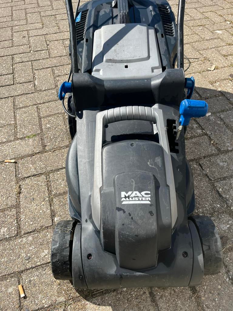 Mac Allister Elektrische Grasmaaier 35 cm met Opvangbak, Gebruikt, Elektrische grasmaaier, Ophalen of Verzenden, Opvangbak