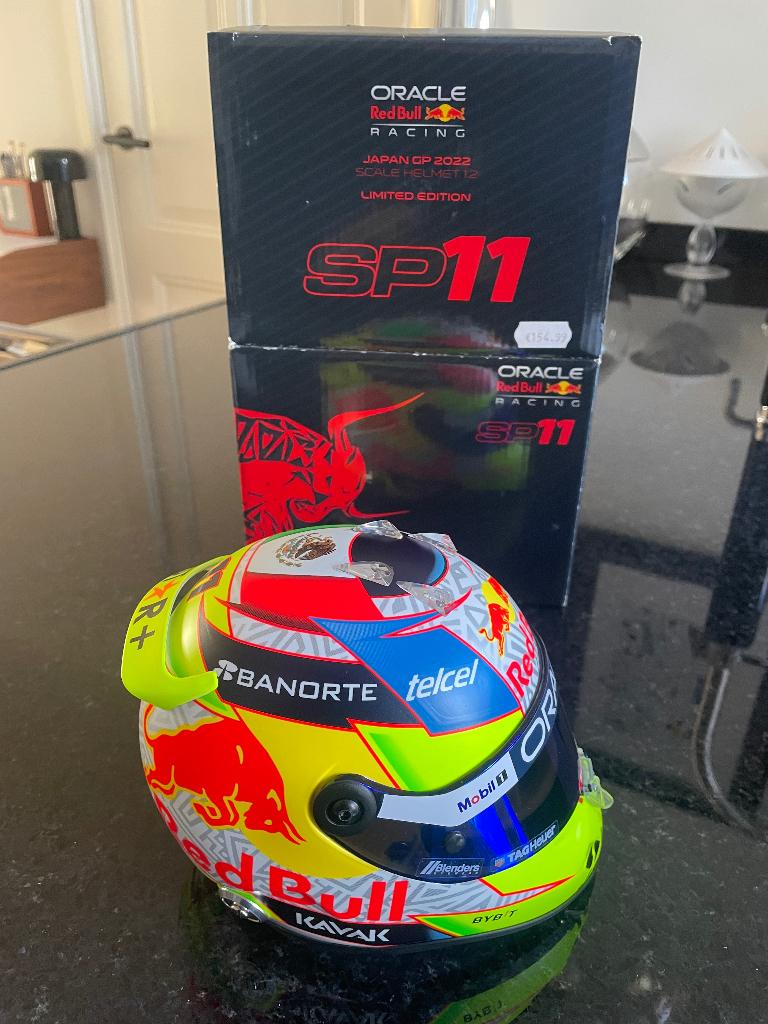 Redbull racing helmet 1:2, Ophalen, Nieuw, Formule 1
